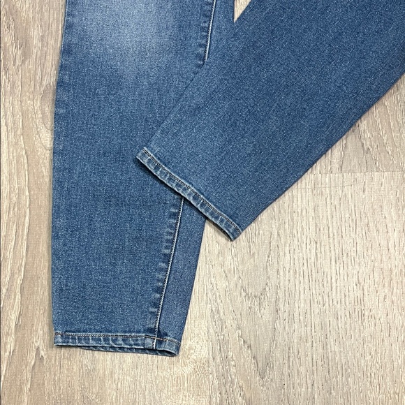 •Lucky Brand• Jeans - Picture 8 of 9